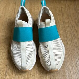 Used Sorel sneakers, women’s size 7